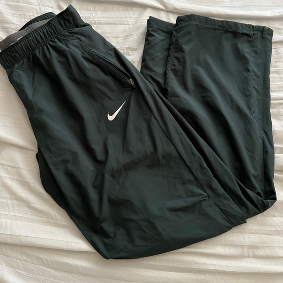 swishy pants nike